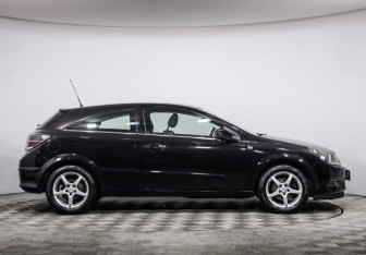 Подержанный автомобиль Opel Astra Hatchback 2008 года (4 фото)