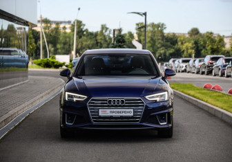 Подержанный автомобиль Audi A4 Sedan 2018 года (4 фото)