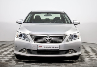 Подержанный автомобиль Toyota Camry Sedan 2014 года (2 фото)