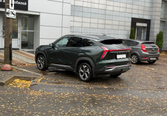 Подержанный автомобиль Geely Atlas 2024 года (6 фото)