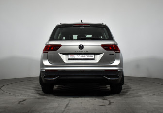 Подержанный автомобиль Volkswagen Tiguan 2021 года (6 фото)