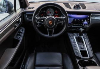 Подержанный автомобиль Porsche Macan 2014 года (14 фото)
