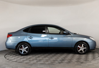 Подержанный автомобиль Hyundai Elantra Sedan 2007 года (4 фото)