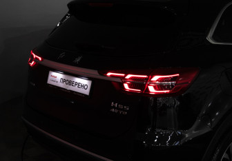 Подержанный автомобиль Hongqi HS5 2021 года (27 фото)