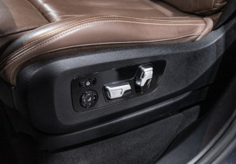 Подержанный автомобиль BMW X5 2019 года (26 фото)