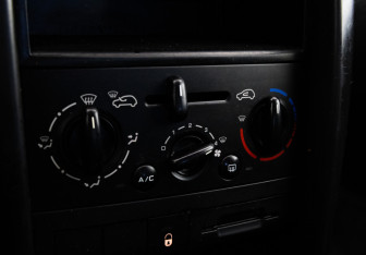 Подержанный автомобиль Peugeot 207 Hatchback 2008 года (11 фото)