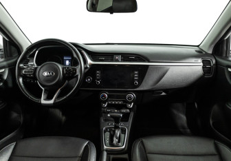 Подержанный автомобиль Kia Rio Hatchback 2021 года (13 фото)