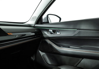 Подержанный автомобиль Changan UNI-K 2023 года (24 фото)