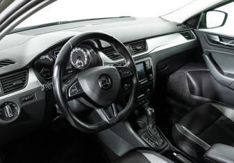 Подержанный автомобиль Skoda Rapid Liftback 2019 года (11 фото)