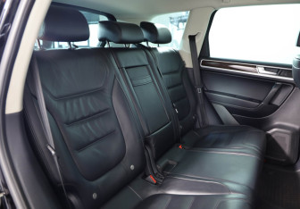 Подержанный автомобиль Volkswagen Touareg 2016 года (23 фото)