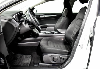 Подержанный автомобиль Ford Mondeo Sedan 2017 года (10 фото)