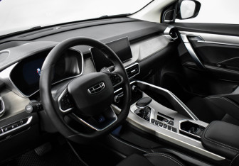 Подержанный автомобиль Geely Coolray 2022 года (9 фото)