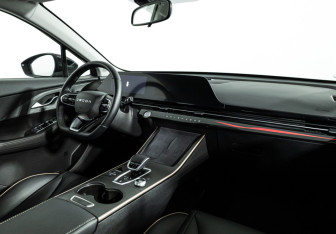 Подержанный автомобиль Omoda C5 2024 года (9 фото)