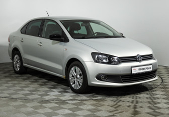Подержанный автомобиль Volkswagen Polo Sedan 2014 года (3 фото)