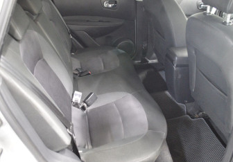 Подержанный автомобиль Nissan Qashqai 2012 года (13 фото)