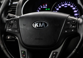 Подержанный автомобиль Kia Sorento 2016 года (11 фото)