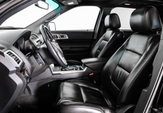 Подержанный автомобиль Ford Explorer 2013 года (19 фото)