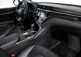 Подержанный автомобиль Toyota Camry Sedan 2018 года (14 фото)