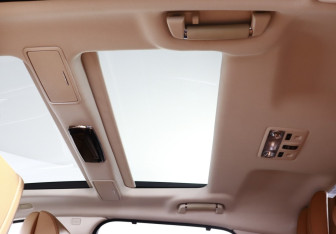 Подержанный автомобиль Jaguar XJ 2016 года (85 фото)