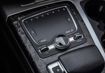 Подержанный автомобиль Audi Q7 2019 года (22 фото)