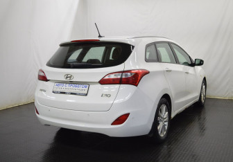 Подержанный автомобиль Hyundai i30 Wagon 2012 года (5 фото)