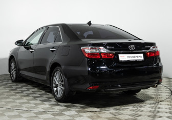 Подержанный автомобиль Toyota Camry Sedan 2017 года (7 фото)
