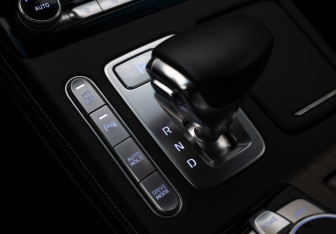 Подержанный автомобиль Genesis G90 2020 года (24 фото)