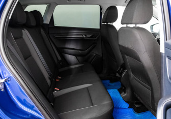 Подержанный автомобиль Skoda Karoq 2021 года (19 фото)