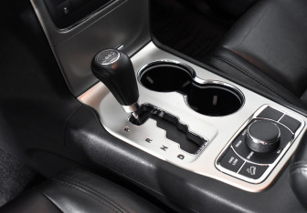 Подержанный автомобиль Jeep Grand Cherokee 2011 года (12 фото)