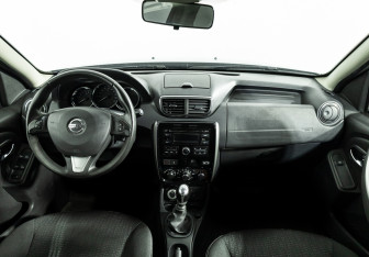 Подержанный автомобиль Nissan Terrano 2018 года (13 фото)