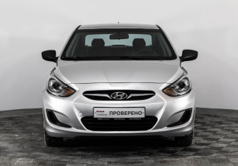 Подержанный автомобиль Hyundai Solaris Sedan 2014 года (2 фото)