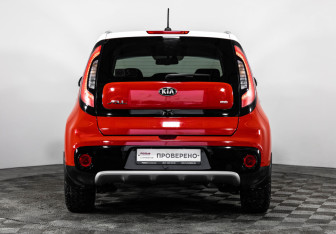 Подержанный автомобиль Kia Soul 2018 года (6 фото)