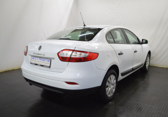 Подержанный автомобиль Renault Fluence 2012 года (5 фото)