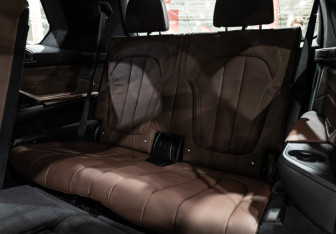 Подержанный автомобиль BMW X7 2020 года (17 фото)
