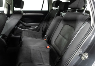 Подержанный автомобиль Volkswagen Passat Wagon 2019 года (10 фото)