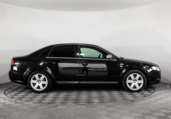 Подержанный автомобиль Audi S4 Sedan 2005 года (6 фото)