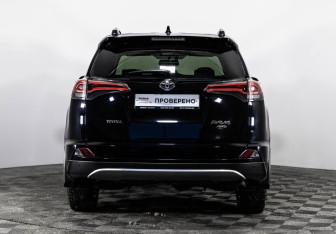 Подержанный автомобиль Toyota RAV4 2019 года (8 фото)