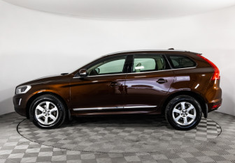 Подержанный автомобиль Volvo XC60 2015 года (8 фото)