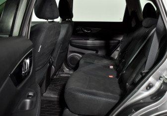 Подержанный автомобиль Nissan X-Trail 2017 года (12 фото)