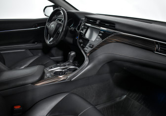 Подержанный автомобиль Toyota Camry Sedan 2021 года (13 фото)