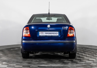 Подержанный автомобиль Skoda Octavia Liftback 2008 года (6 фото)