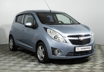 Подержанный автомобиль Chevrolet Spark 2011 года (3 фото)