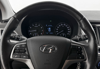 Подержанный автомобиль Hyundai Solaris Sedan 2017 года (17 фото)