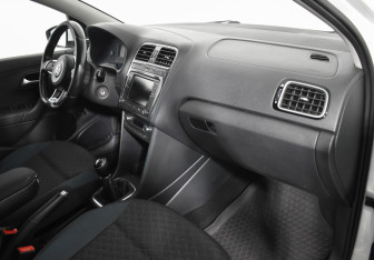 Подержанный автомобиль Volkswagen Polo Sedan 2019 года (12 фото)