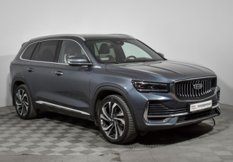 Подержанный автомобиль Geely Monjaro 2022 года (3 фото)