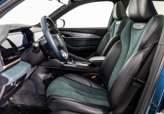 Подержанный автомобиль Geely Monjaro 2023 года (21 фото)
