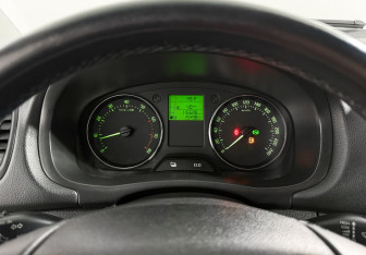 Подержанный автомобиль Skoda Fabia Hatchback 2012 года (18 фото)
