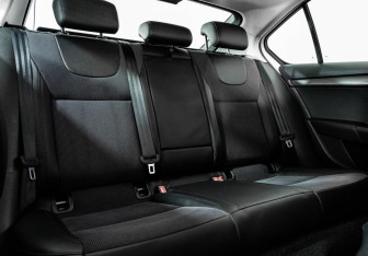 Подержанный автомобиль Skoda Octavia Liftback 2019 года (18 фото)