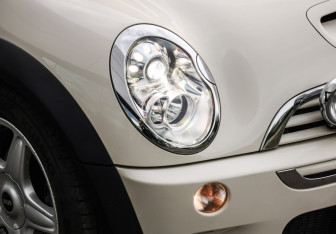 Подержанный автомобиль MINI Cabrio 2006 года (10 фото)