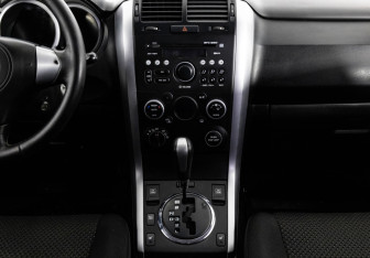 Подержанный автомобиль Suzuki Grand Vitara 2011 года (11 фото)